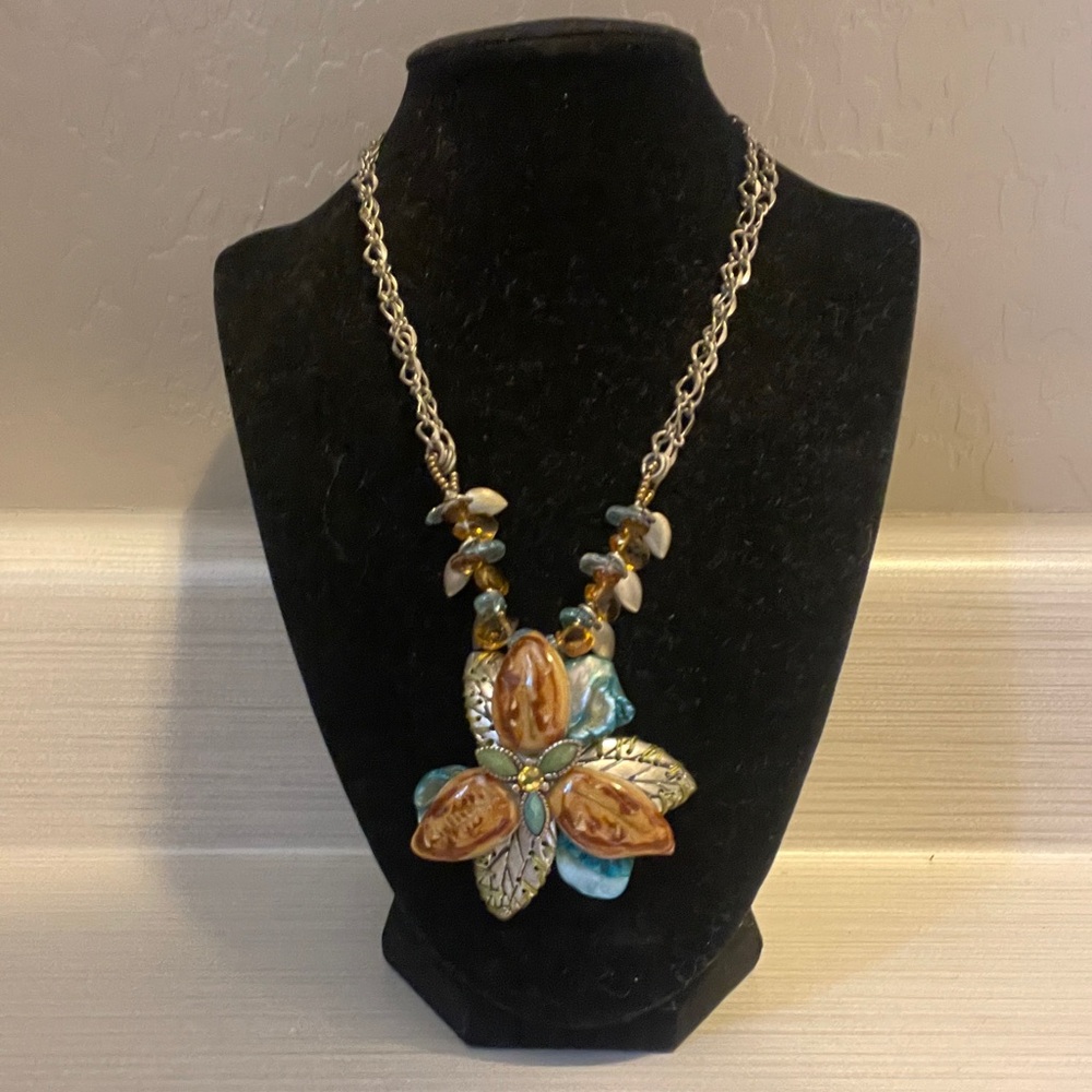 Chicos flower necklace